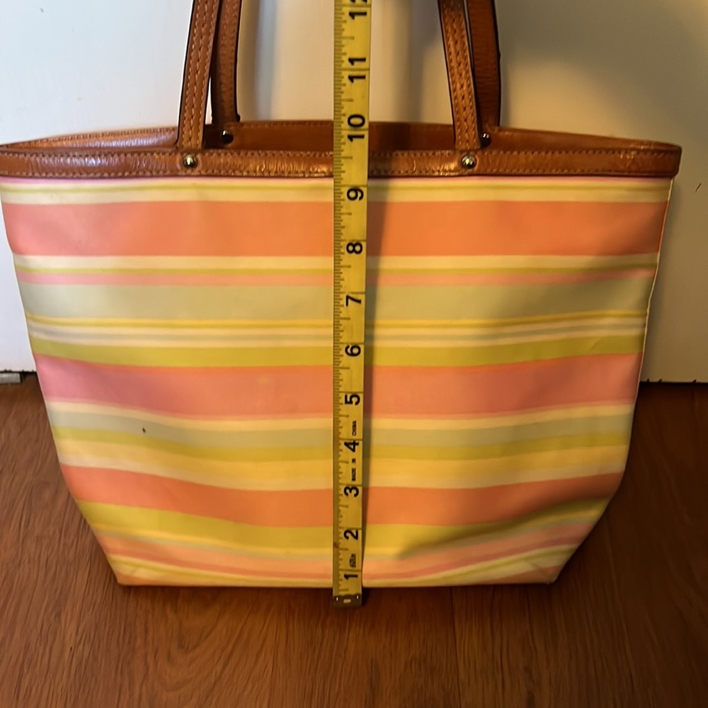 Retro spring coach small tote - Picture 3 of 6